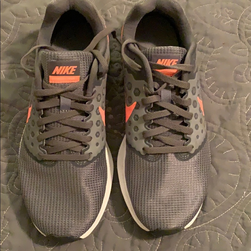 Grey & Pink NIKE women’s running shoes